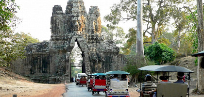 Дорога в музей в Ангкоре