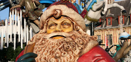 Скульптура Деда Мороза в Лилле