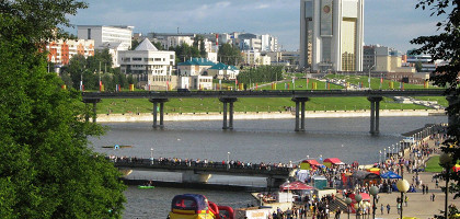 Спуск с исторического холма к Чебоксарскому заливу