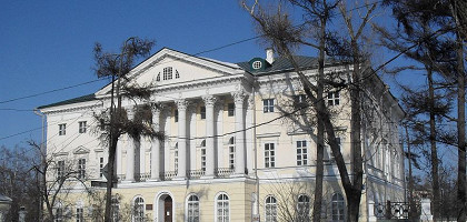 Белый дом в Иркутске