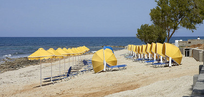 Пляж и зонтики на Anissaras, Херсониссос