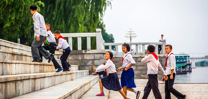 Дети в пионерских галстуках в Пхеньяне