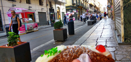 Канноли — традиционный десерт в Палермо