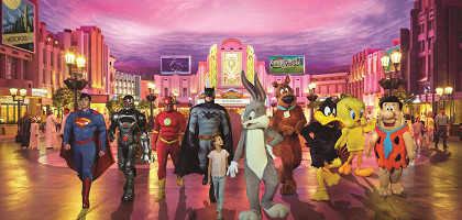 Парк развлечений Warner Bros. World, Warner Bros. Plaza