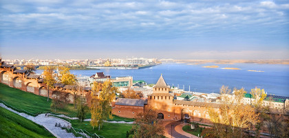 Ивановская башня Нижегородского кремля, вид осенью