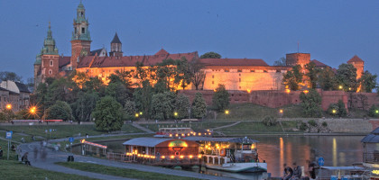 Королевский замок (Вавель) в Кракове, вечерние огни