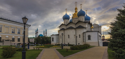 Благовещенский собор и мечеть Кул-Шариф в Казани