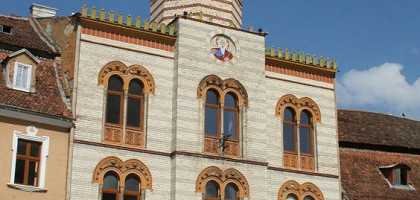 Православная церковь на главной площади Брашова