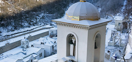 Свято-Успенский монастырь в Бахчисарае, вид на урочище Мариам-Дере