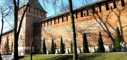 Смоленский кремль, Аллея героев