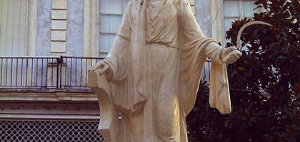 Статуя Колумелла, Пласа-де-лас-Флорес, Кадис