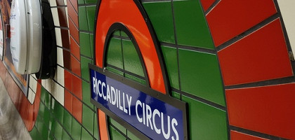 Станция метро Picadilly Circus в Лондоне