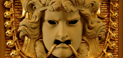 Оперная маска, Монте-Карло