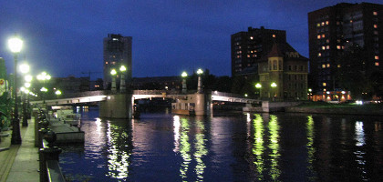Вечерняя река Преголя и Юбилейный мост, Калининград
