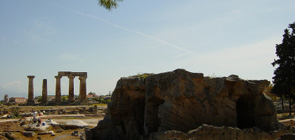 Фонтан Глауке и храм Аполлона, Коринф