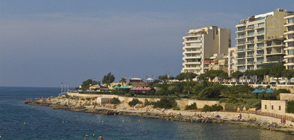 Пляж Эксайлз, Слима, Мальта
