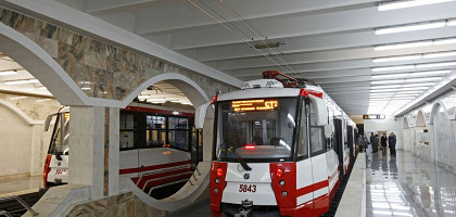 Скоростной трамвай на станции Ельшанка
