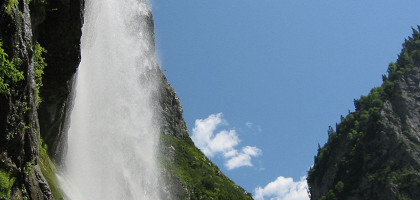 Река Гега, водопад