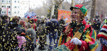 Веселье во время карнавала Фашинг