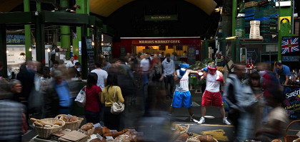 Боксеры на рынке Боро, Лондон, Великобритания