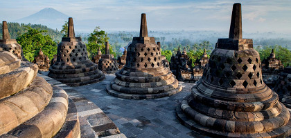Буддийский храмовый комплекс Боробудур на острове Ява, Индонезия