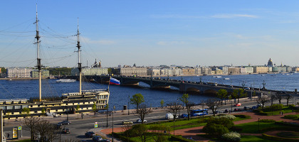 Троицкий мост в Санкт-Петербурге летом