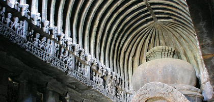 Храмовый комплекс Эллора, пещера 10