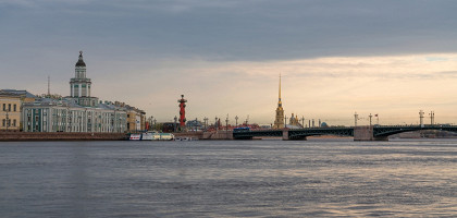 Вид на Санкт-Петербург с воды