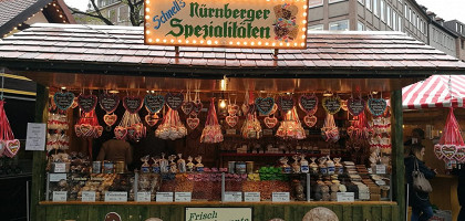 Продажа пряников на рынке в Нюрнберге, Германия