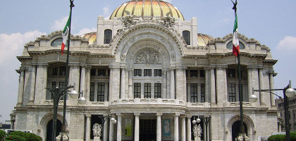 Дворец изящных искусств в Мехико, фасад