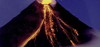 Вулкан Майон на Филиппинах, ночное извержение