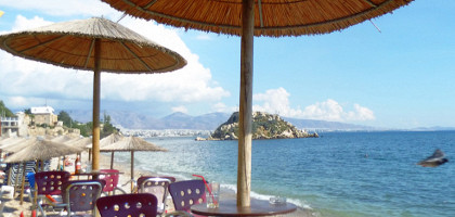 Кафе на берегу Эгейского моря, Пирей