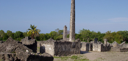 Багамойо, руины мечетей в Каоле