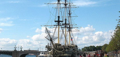 Санкт-Петербург, Петровская набережная