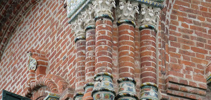 Церковь Иоанна Златоуста в Ярославле, деталь фасада