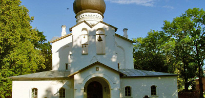 Церковь иконы Державной Божией Матери на территории Гдовского кремля