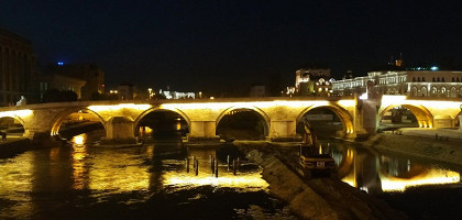 Каменный мост ночью