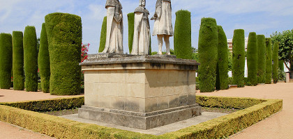 Алькасар, аллея христианских королей