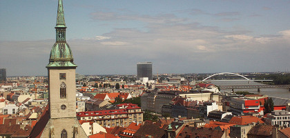 Вид на собор Святого Мартина и Братиславу