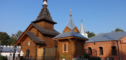 Свято-Троицкий монастырь, площадь Крестьянина