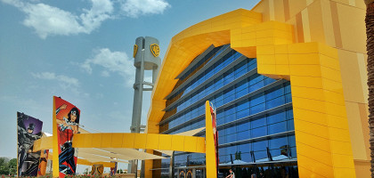 Warner Bros World Abu Dhabi, вид снаружи