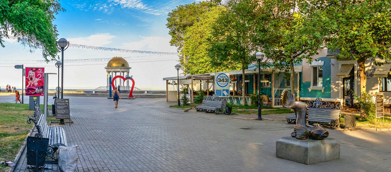 Набережная Азовского моря в Бердянске, Украина