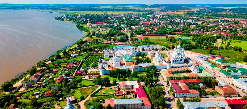 Вид на Ростов Великий и озеро Неро