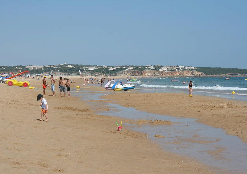 Задница португальской телочки на пляже