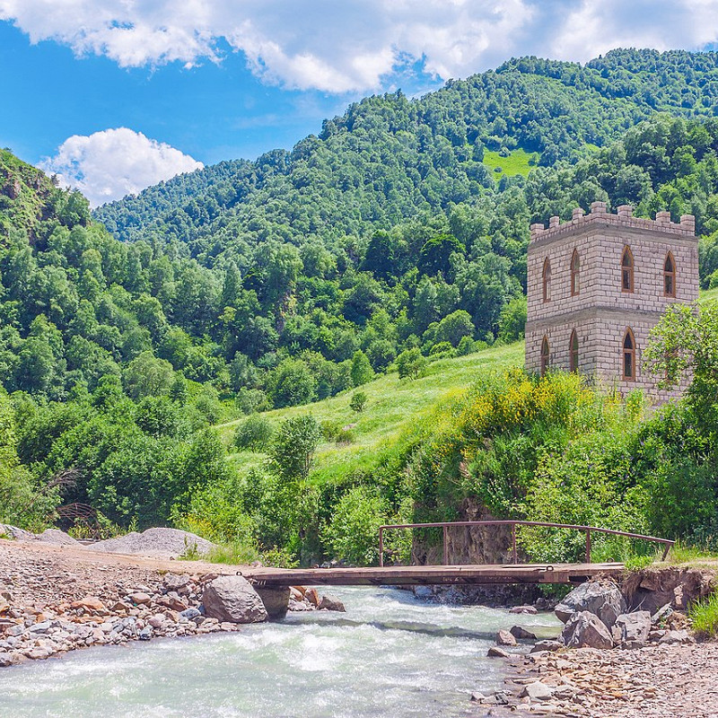 Эко парк долина нарзанов, нальчик. Турбаза долина нарзанов. Турбаза долина нарзанов. Турбаза долина нарзанов кабардино-балкария. Долина нарзанов замок.