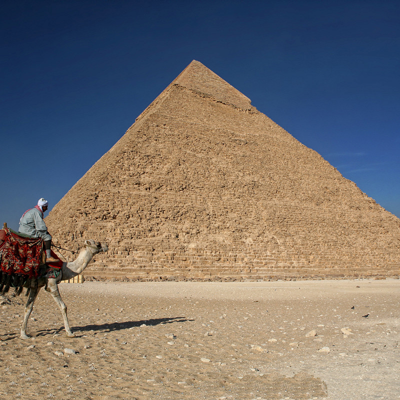 Экскурсия у пирамид