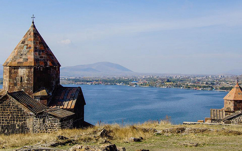 Город севан армения фото