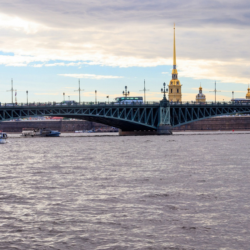 В Петербурге разрешили кричать с моста