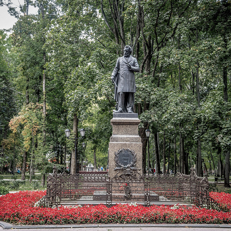 Смоленск парк Блонье. Сад Блонье Смоленск. Памятник Глинке в Советске.