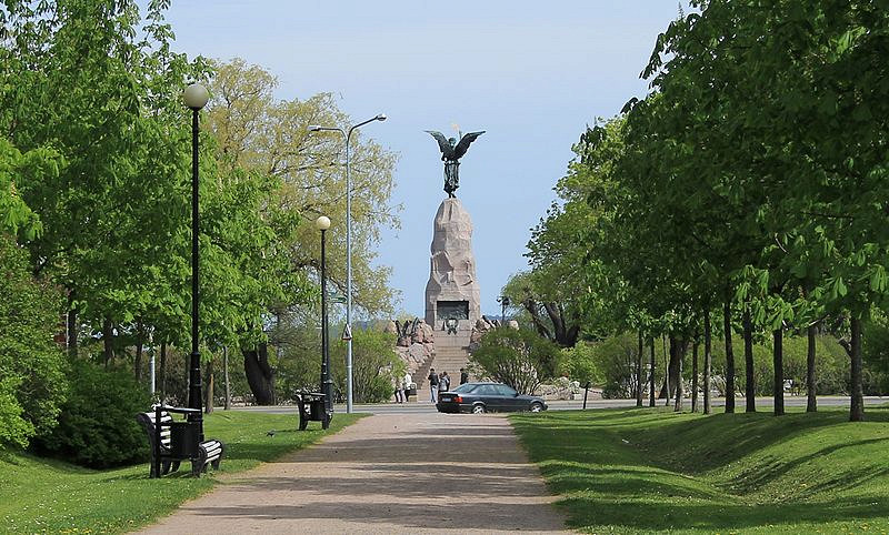 Памятник русалке в таллине фото